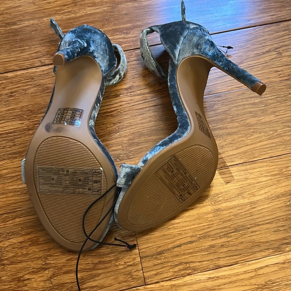 Forever 21 Light Blue Velvet heels - Picture 5 of 5